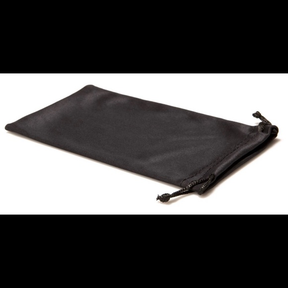 Sunglasses NWT plus microfiber pouch - Picture 2 of 3